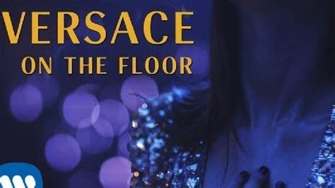 betekenis versace on the floor|versace on the floor terjemahan.